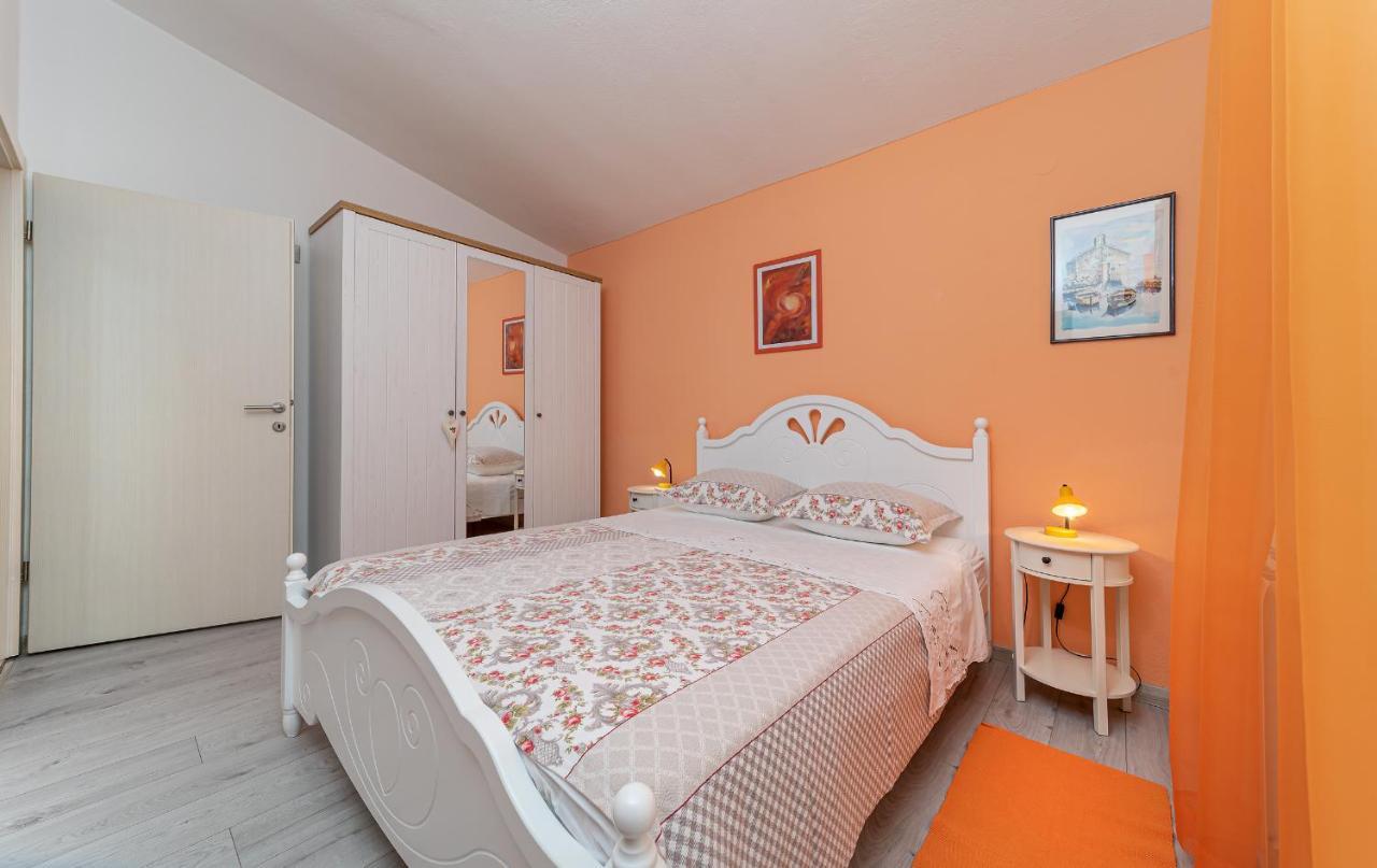 Apartments Villa Lilla Baska Voda Ngoại thất bức ảnh