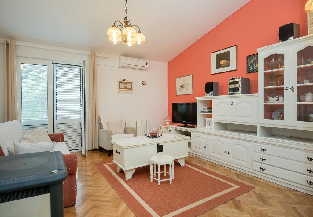 Apartments Villa Lilla Baska Voda Ngoại thất bức ảnh