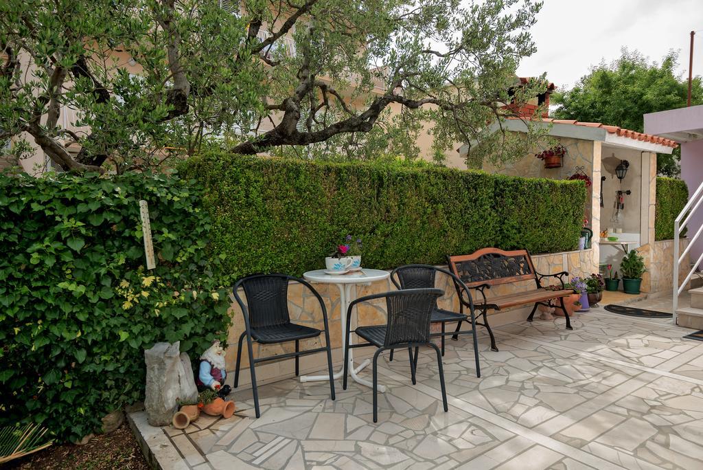 Apartments Villa Lilla Baska Voda Ngoại thất bức ảnh