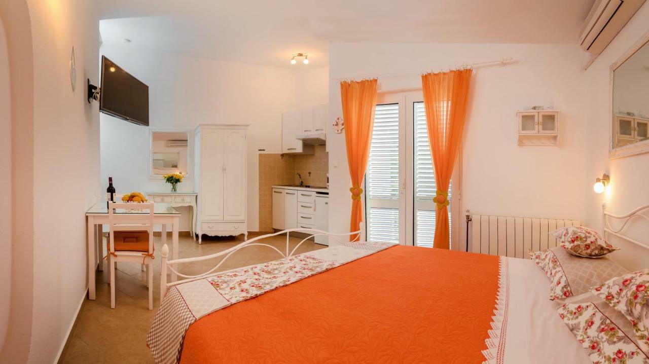Apartments Villa Lilla Baska Voda Ngoại thất bức ảnh